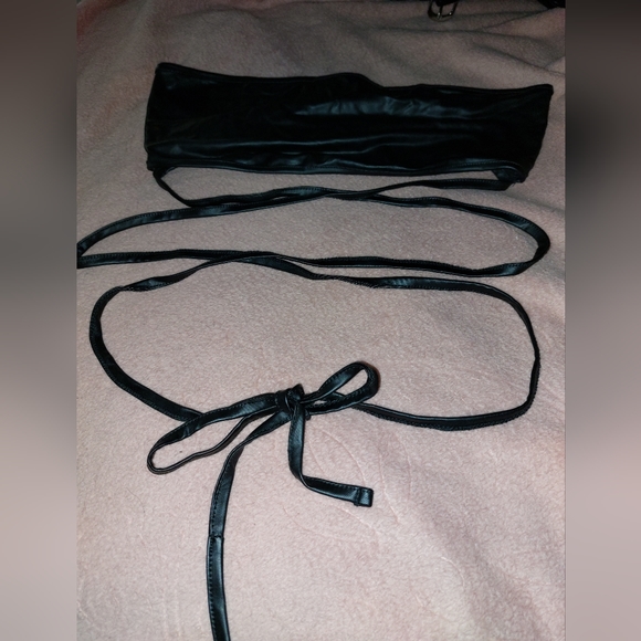 BLACK TUBE TOP CROP TOP FAUX LEATHER - Picture 4 of 4